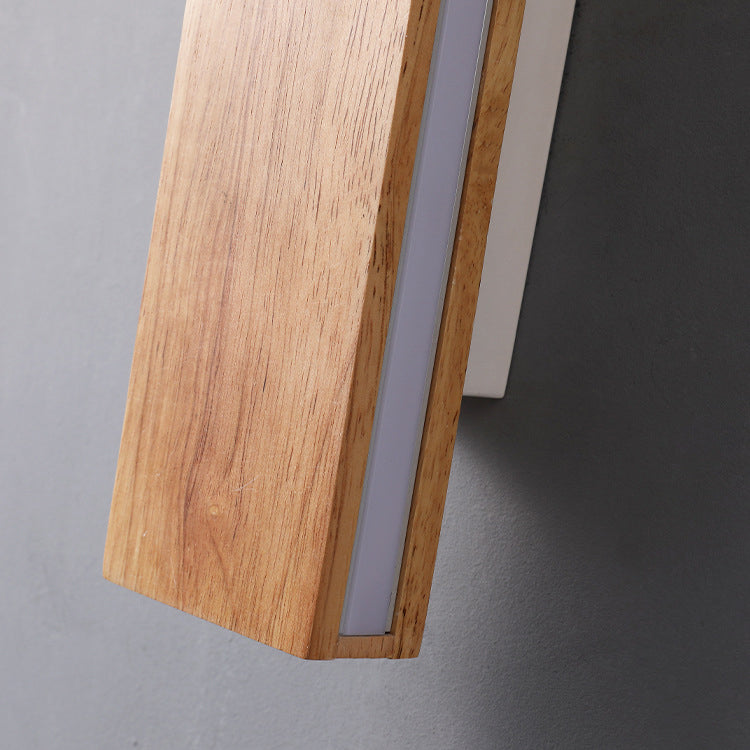 OakBeam LED-væglampe i massivt træ med minimalistisk design
