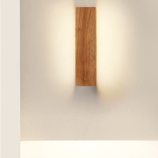 OakBeam LED-væglampe i massivt træ med minimalistisk design