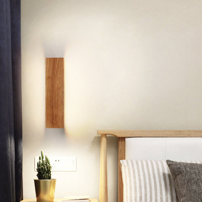 OakBeam LED-væglampe i massivt træ med minimalistisk design
