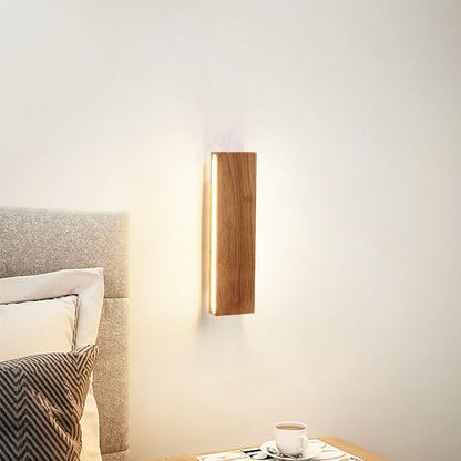 OakBeam LED-væglampe i massivt træ med minimalistisk design