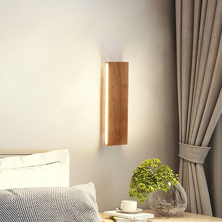 OakBeam LED-væglampe i massivt træ med minimalistisk design