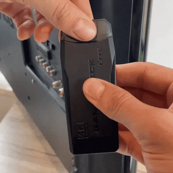 PixelDrive Retrospilkonsol med 2 Trådløse Controllere og 64 GB