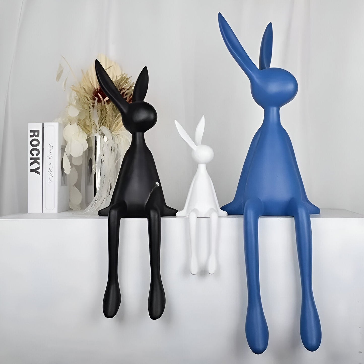 ResinLux Moderne Påskehare i Resin som Siddende Dekorationsfigur