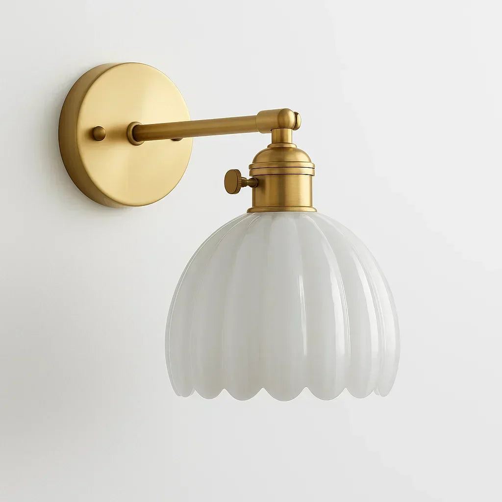 Retro Væglampe med Tulipanformet Glasskærm i Vintage Design