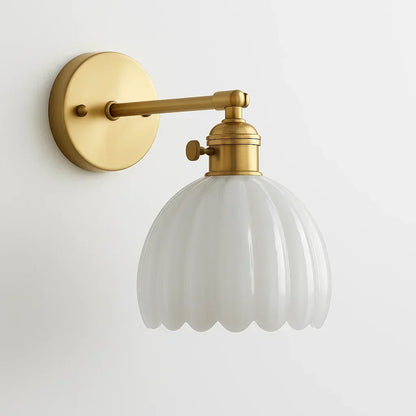 Retro Væglampe med Tulipanformet Glasskærm i Vintage Design