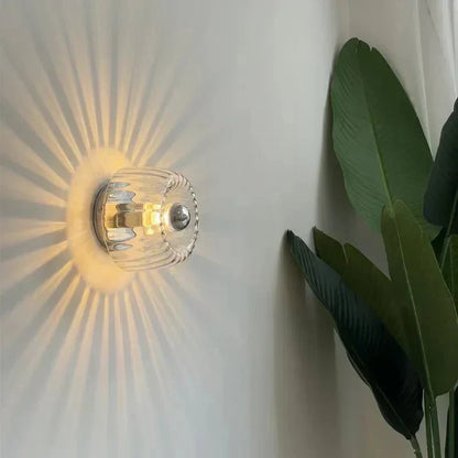 Skandinavisk Bauhaus Væglampe med Glasskærm i Minimalistisk Design