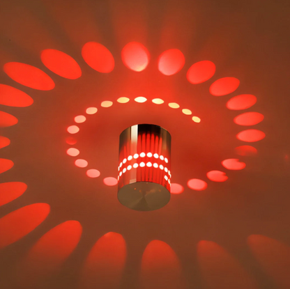 LuminBlast LED Spiral Væglampe med Farverigt Lys til Moderne Indendørs Belysning