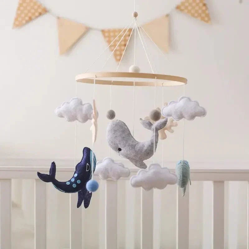 SkyWhirl Træuro til Baby med Roligt Design til Vuggestue og Tremmeseng