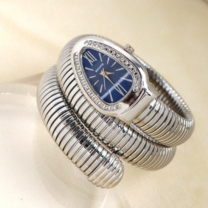 Slangeinspireret Quartzur med Armbånd i Rustfrit Stål og Oval Urskive