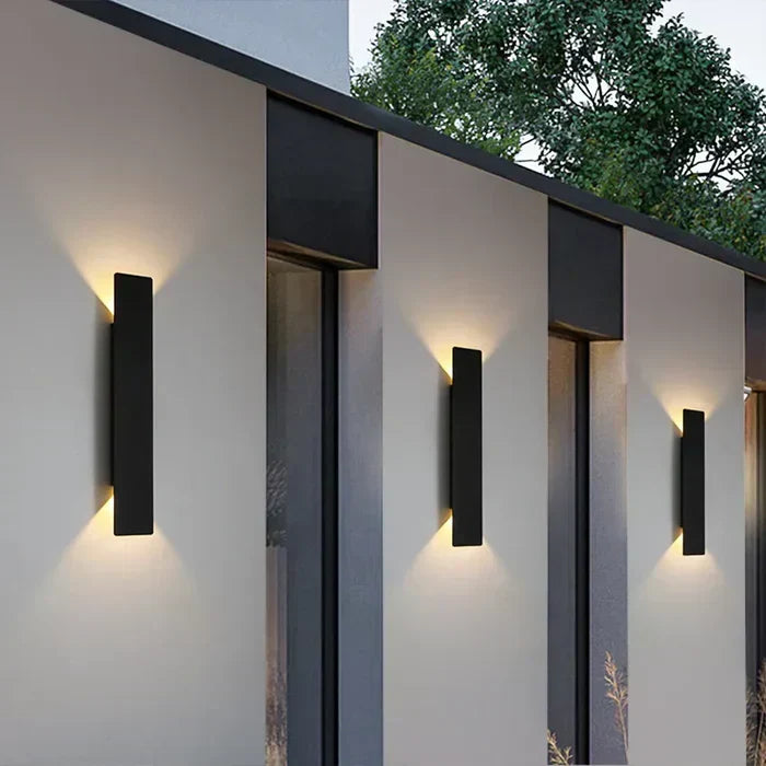 StormGlow LED Udendørs Væglampe Vejrbestandig til Have og Terrasse