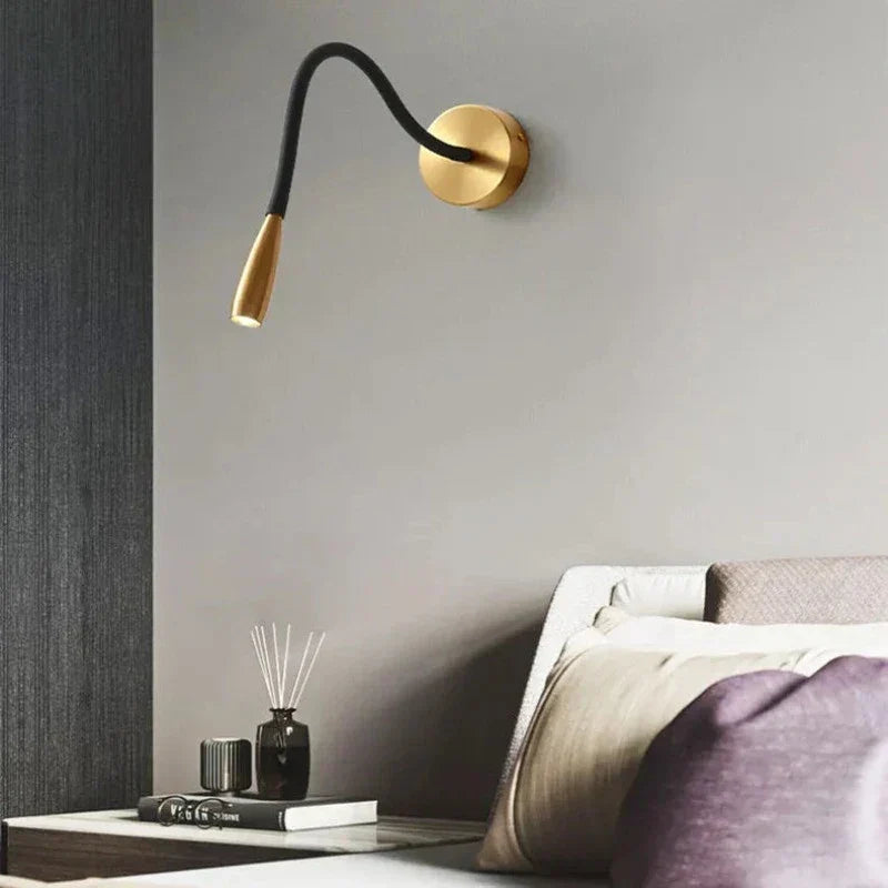 TrendyShine Væglampe med Justerbar Arm i Moderne Design