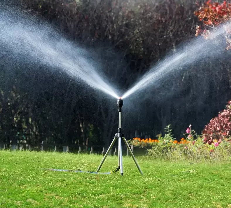 TurboSpray 360° Justerbar Havesprinkler i Rustfrit Stål