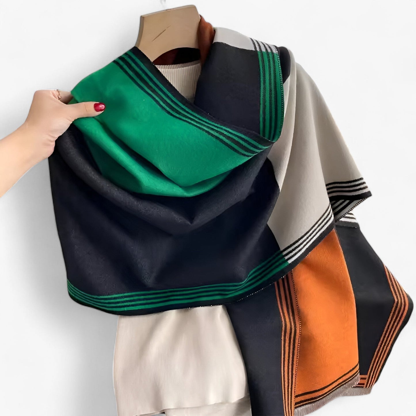 Valeria Luxe kashmirhalstørklæde med blødt, let stof og elegant, alsidigt design