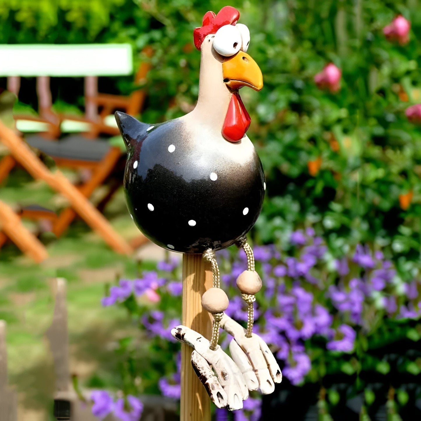 Whimsy Hanehavestatue med Store Øjne og Vejrbestandigt Design