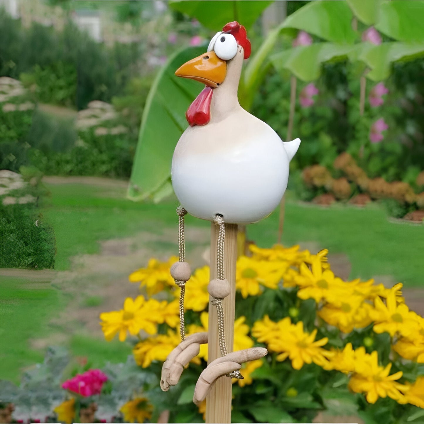 Whimsy Hanehavestatue med Store Øjne og Vejrbestandigt Design
