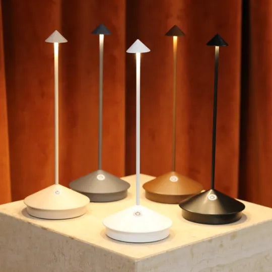 RadiantGlow Trådløs LED Bordlampe med Genopladeligt Batteri