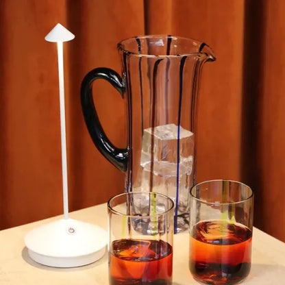 RadiantGlow Trådløs LED Bordlampe med Genopladeligt Batteri